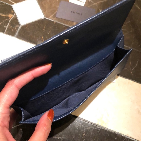 ❌SOLD❌ Prada Wallet - Picture 3 of 4